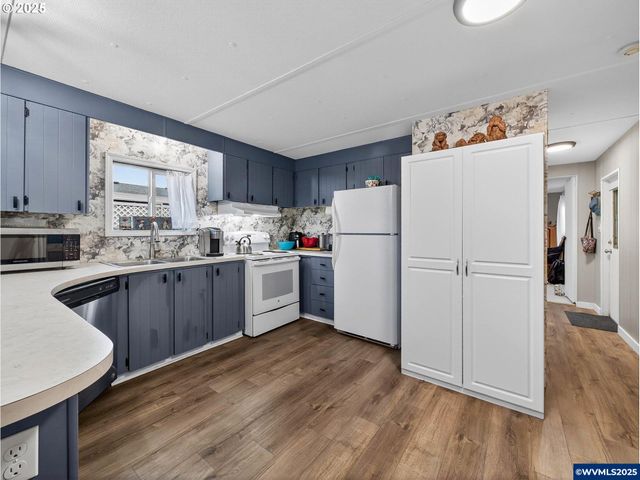 2902 E 2nd St 54, Newberg, OR 97132