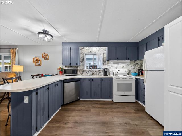 2902 E 2nd St 54, Newberg, OR 97132