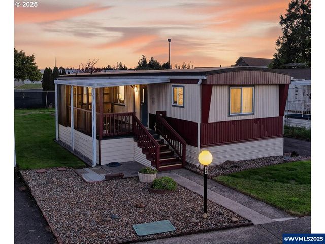 2902 E 2nd St 54, Newberg, OR 97132