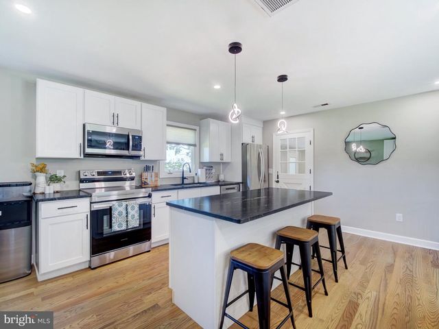 86 EXTONVILLE, Hamilton, NJ 08620