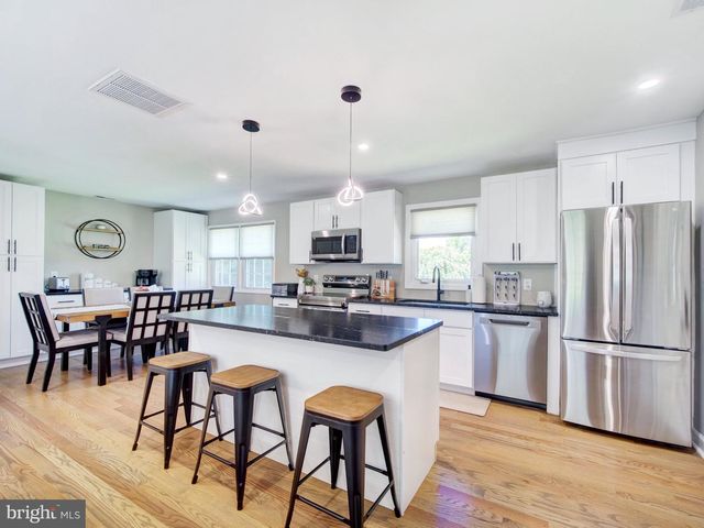 86 EXTONVILLE, Hamilton, NJ 08620