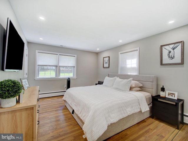86 EXTONVILLE, Hamilton, NJ 08620