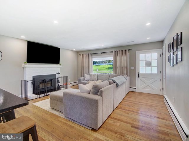 86 EXTONVILLE, Hamilton, NJ 08620