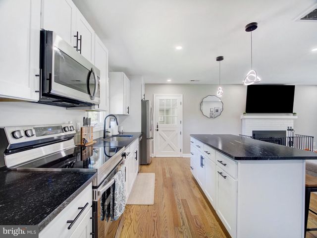 86 EXTONVILLE, Hamilton, NJ 08620