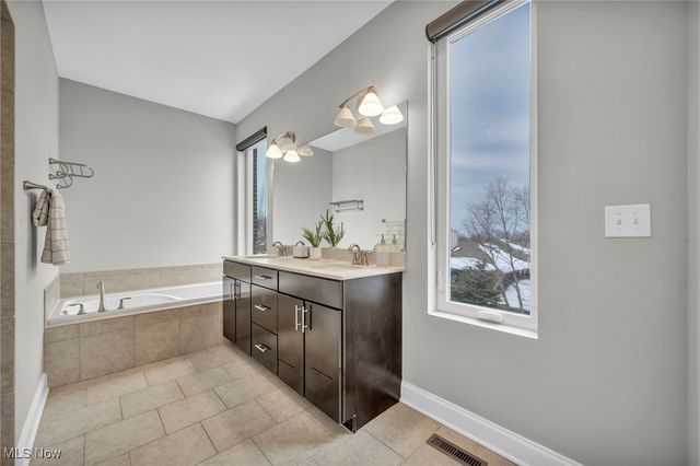 1399 Slate Court, Cleveland Heights, OH 44118