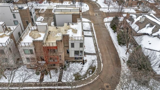 1399 Slate Court, Cleveland Heights, OH 44118