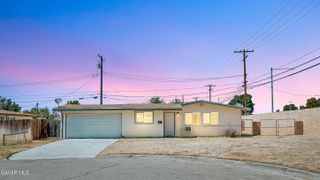 2005 W Oldfield Street, Lancaster, CA 93536