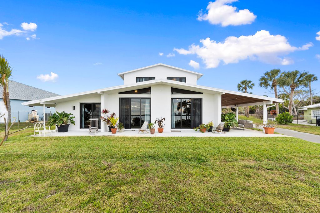 8309 S Indian River Drive, Fort Pierce, FL 34982