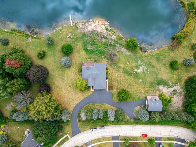 675 White Pine Circle, Lake In The Hills, IL 60156