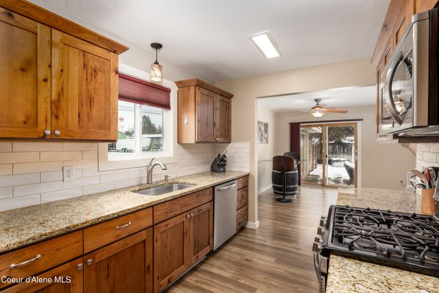 10378 N Bateman St, Hayden, ID 83835