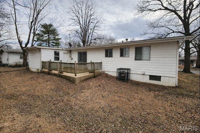 965 Cheyenne Drive, Florissant, MO 63033