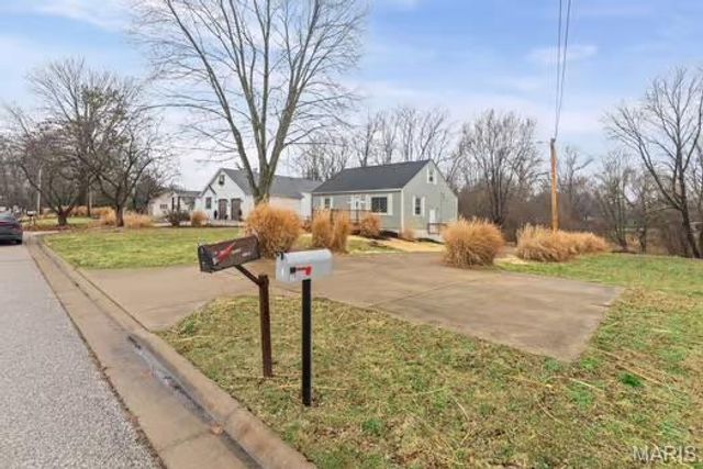 18 Catherine Drive, Fairview Heights, IL 62208