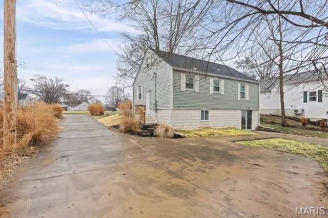 18 Catherine Drive, Fairview Heights, IL 62208