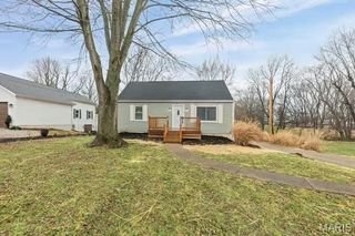 18 Catherine Drive, Fairview Heights, IL 62208