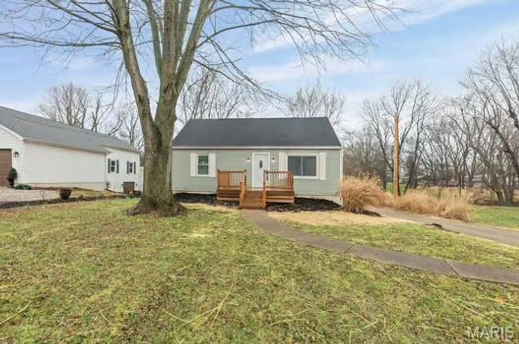 18 Catherine Drive, Fairview Heights, IL 62208