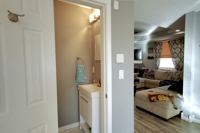 2743 Des Moines Street, Des Moines, IA 50317