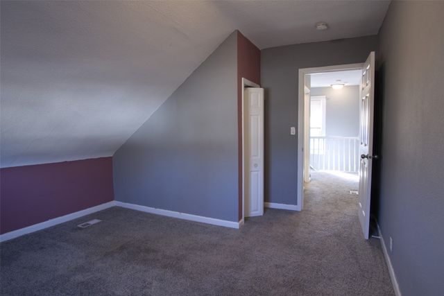 2743 Des Moines Street, Des Moines, IA 50317