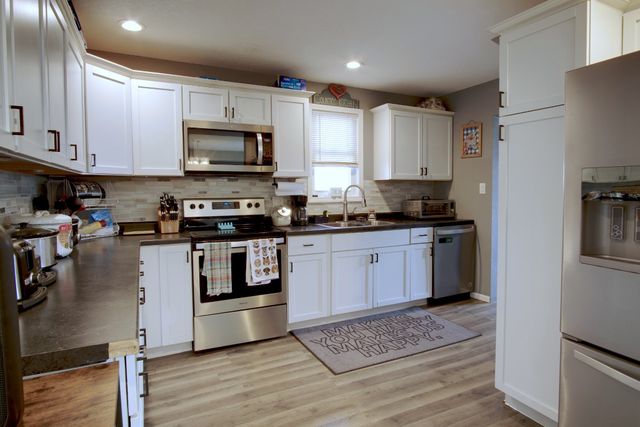 2743 Des Moines Street, Des Moines, IA 50317