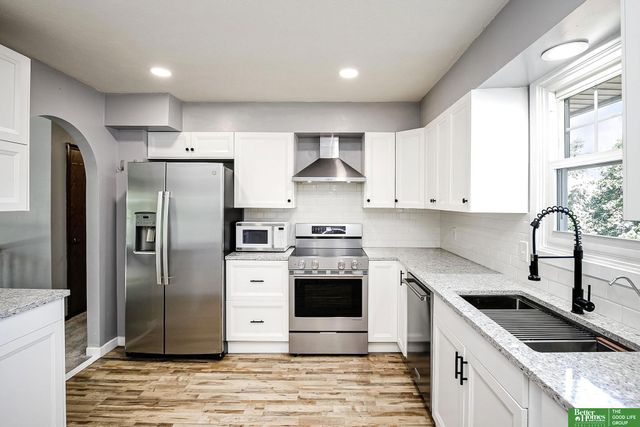 10734 Borman Circle, Omaha, NE 68127