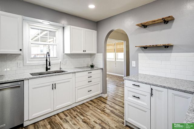 10734 Borman Circle, Omaha, NE 68127