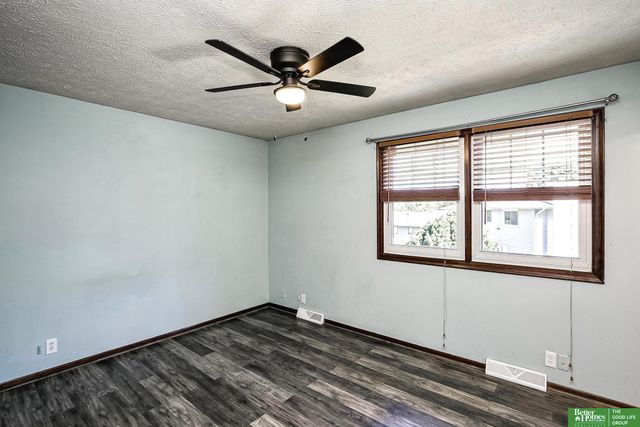 10734 Borman Circle, Omaha, NE 68127