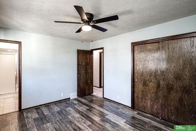 10734 Borman Circle, Omaha, NE 68127