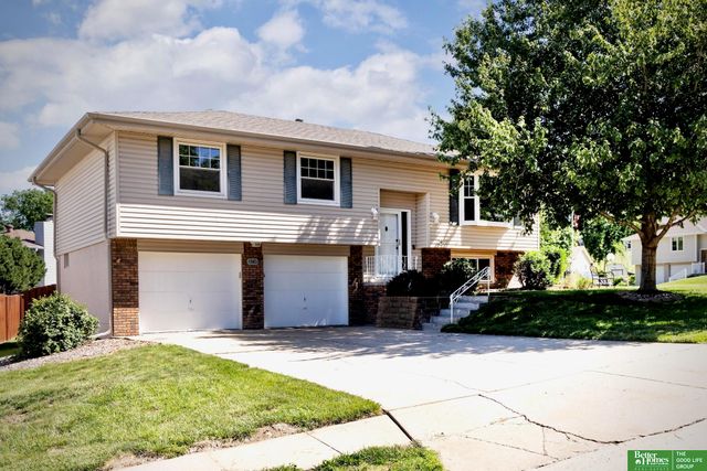 10734 Borman Circle, Omaha, NE 68127