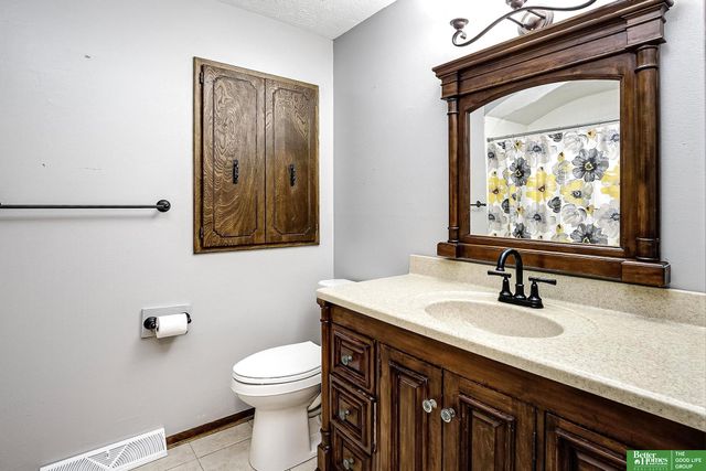 10734 Borman Circle, Omaha, NE 68127