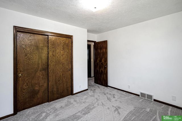 10734 Borman Circle, Omaha, NE 68127