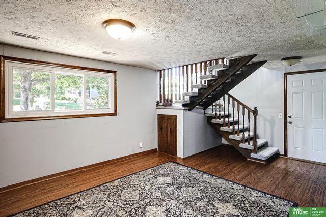 10734 Borman Circle, Omaha, NE 68127