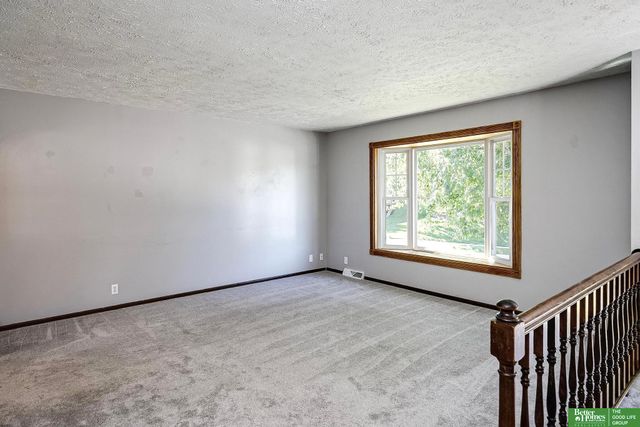 10734 Borman Circle, Omaha, NE 68127
