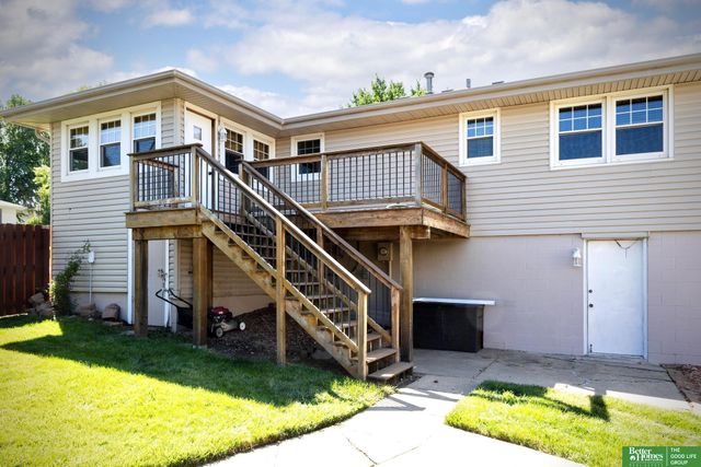 10734 Borman Circle, Omaha, NE 68127