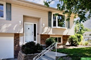 10734 Borman Circle, Omaha, NE 68127