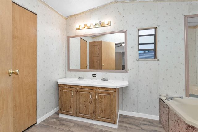 Split A Tall Pine Road, Navasota, TX 77868