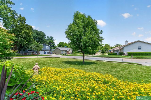 6706 S 77 Street, Ralston, NE 68127