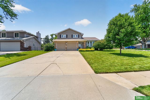 6706 S 77 Street, Ralston, NE 68127