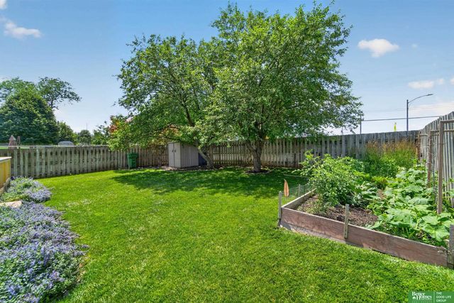 6706 S 77 Street, Ralston, NE 68127