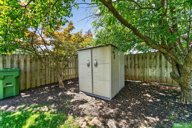 6706 S 77 Street, Ralston, NE 68127