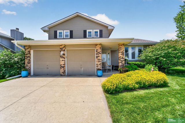 6706 S 77 Street, Ralston, NE 68127