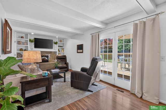 6706 S 77 Street, Ralston, NE 68127