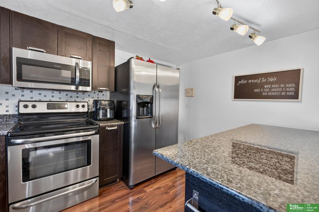 6706 S 77 Street, Ralston, NE 68127