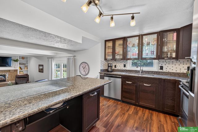 6706 S 77 Street, Ralston, NE 68127