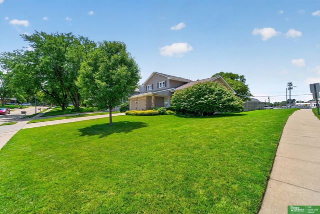 6706 S 77 Street, Ralston, NE 68127