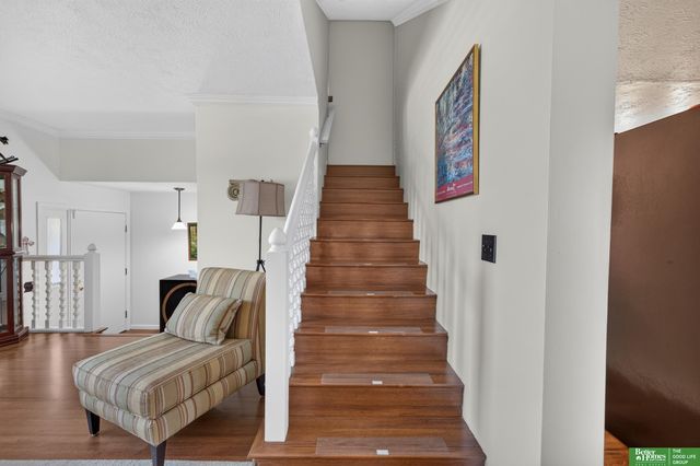 6706 S 77 Street, Ralston, NE 68127
