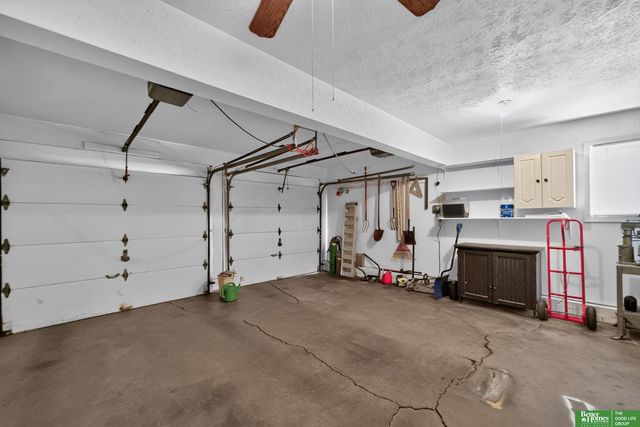 6706 S 77 Street, Ralston, NE 68127