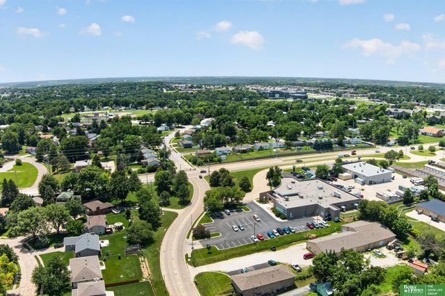 6706 S 77 Street, Ralston, NE 68127