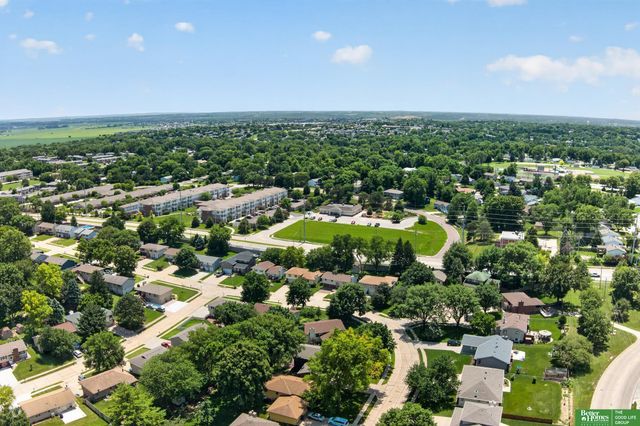 6706 S 77 Street, Ralston, NE 68127
