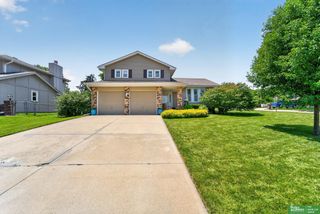 6706 S 77 Street, Ralston, NE 68127