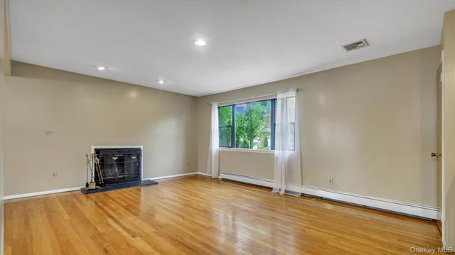 9 Harrison Avenue 2, Glen Cove, NY 11542