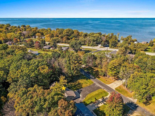 6218 TIELENS ROAD, Luxemburg, WI 54217